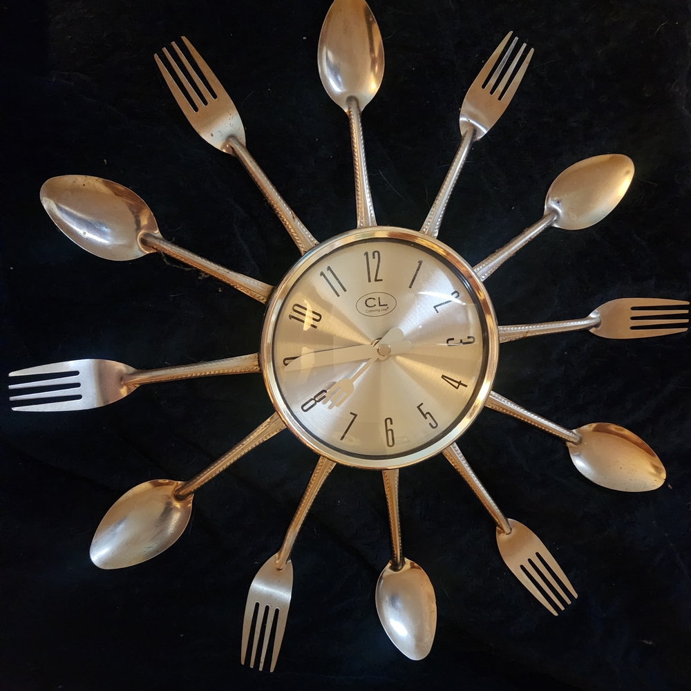 Silver Fork and Spoon Wall Clock